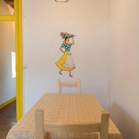 Typical Madragoa Flat * Лиссабон