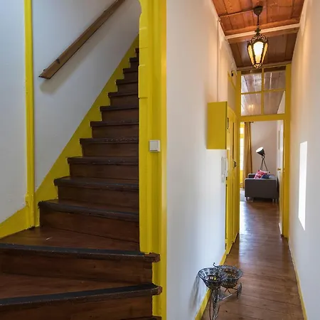 Typical Madragoa Flat * Лиссабон