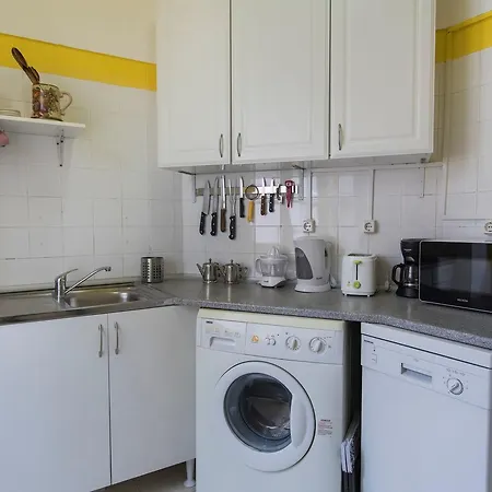 Typical Madragoa Flat * Лиссабон