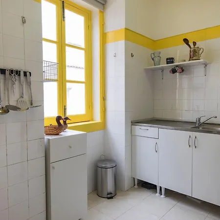 Typical Madragoa Flat * 리스본